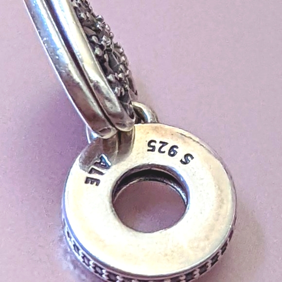 Pandora Heart of Winter Dangle Charm - Picture 6 of 7